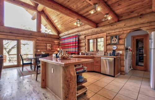 Browns Valley House | Beautiful spacious luxury Log Home on 6 acres with 30 foot ceilings and Creek