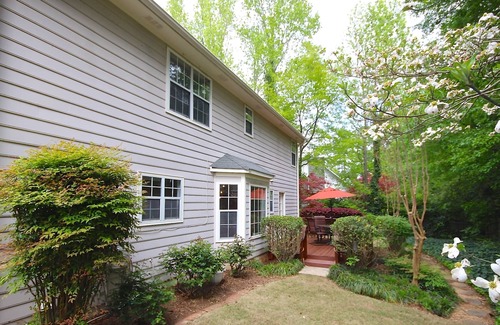 Fayetteville House | Beautiful, Spacious, Light-Filled Home Close To Pinewood Studios!