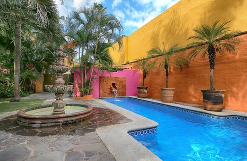 North End House | Beautiful, Spanish, Air-Conditioned Hacienda with Enchanting Courtyard and Pool