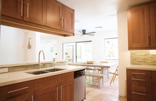 Uptown Design District House | Beautiful Spanish Style House Sleeps Six