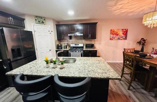 Southeast Edmonton House | Beautiful Stay Air condition at Ellerslie Edmonton