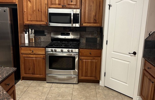 Elko County House | Beautiful stick built home. 5 mins to Elko.