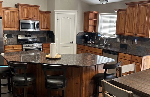 Elko County House | Beautiful stick built home. 5 mins to Elko.