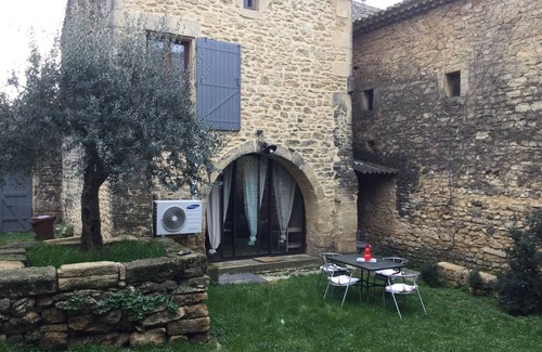 Vers-Pont-du-Gard House | Beautiful stone house in the village of Vers Pont du Gard