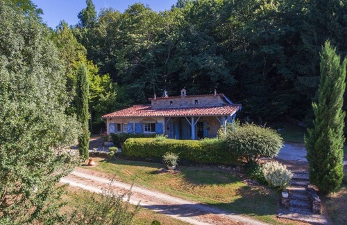 Bruniquel Cottage | Beautiful stone house in a large park, heated swimming pool, guaranteed peace and quiet.