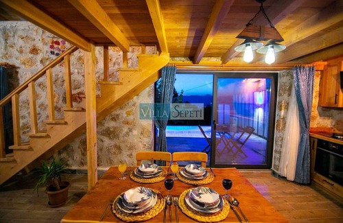 Uzumlu Villa | Beautiful stone & wood villa private pool&jacuzi