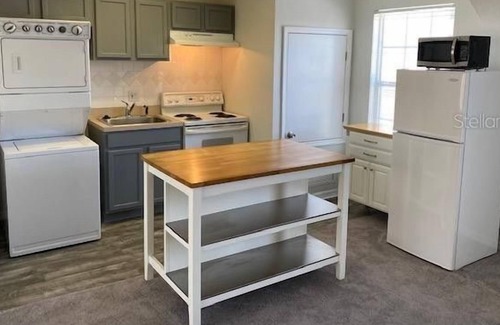 Celebration Apartment | Beautiful Studio apartment (420846) by Houzlet