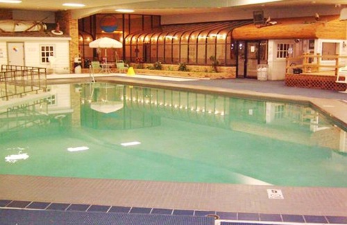 Spirit Lake Apartment | Beautiful studio unit at resort, sleeps 4