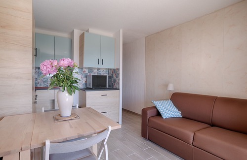 Carqueiranne Apartment | Beautiful Studio With Terrace Near The Sea!