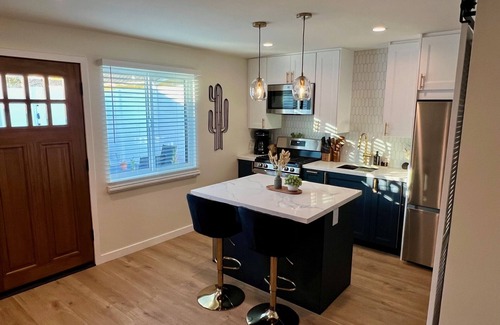 Valley Glen Apartment | Beautiful Studio with Private Patio