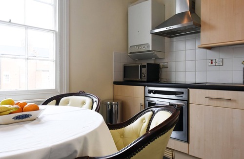 Leamington Spa Apartment | Beautiful , stylish apartment in Leamington Spa