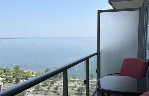 Sunnyside Apartment | Beautiful & stylish condo for rent