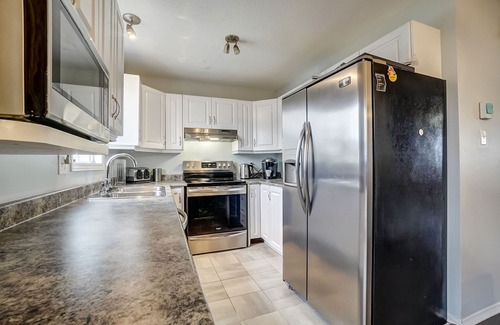 Gatineau House | Beautiful stylish home with 3 bed rooms, a den and 2 full bathrooms
