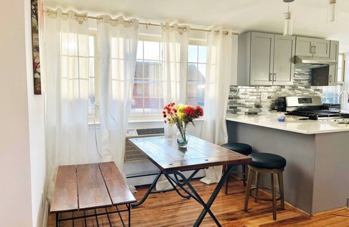 East New York Apartment | Beautiful Suite close to the airport, restaurants and mall