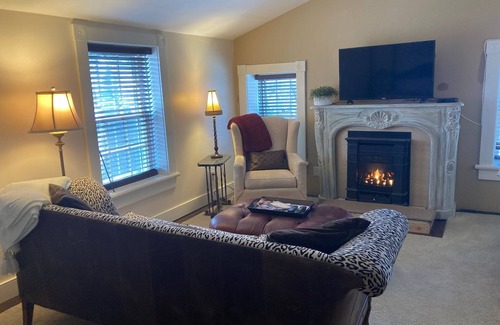 Galena Bed & Breakfast | Beautiful Suite in Galena B&B With King Bed, Private Bath, Fireplace, Wet Bar