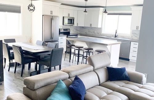 Okanagan-Similkameen House | Beautiful suite in great neighbourhood, modern finishes and steps to KVR trail.