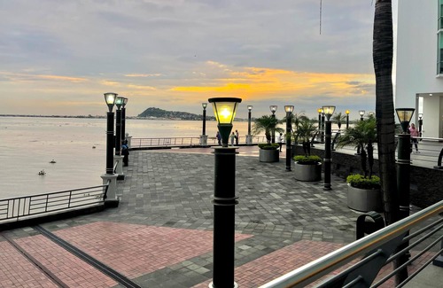 Tarqui Apartment | Beautiful Suite in Puerto Santa Ana, Guayaquil