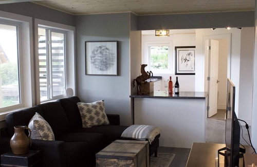 Okanagan-Similkameen Apartment | Beautiful suite in the heart of Naramata Wine Country