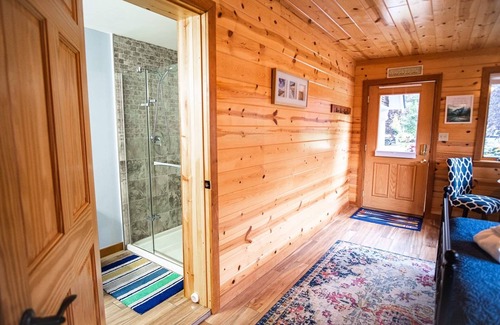 Glen Arbor Apartment | Beautiful suite located on iconic M-22 in downtown Glen Arbor