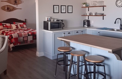 Kemble Apartment | Beautiful Suite on Georgian Bay