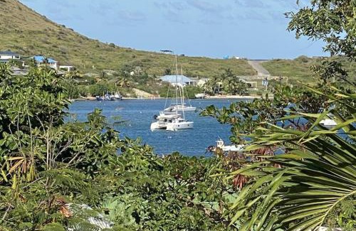 Cul de Sac House | Beautiful suite S12B with pool and sea view
