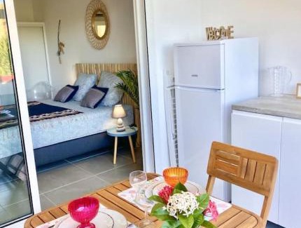 Cul de Sac House | Beautiful suite S12B with pool and sea view