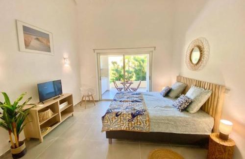 Cul de Sac House | Beautiful suite S17, pool, next to Pinel Island