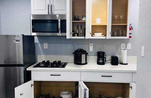 Paradise Apartment | Beautiful suited with separate entrance