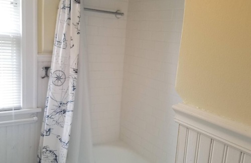 South Bend House | Beautiful Sun-filled home for Notre Dame Football Weekends
