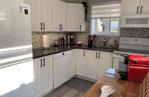 Les Rivieres Apartment | Beautiful sunny accommodation (32 days +)