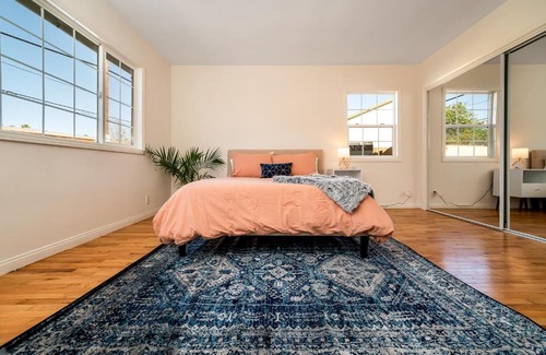Van Nuys Villa | Beautiful Sunny LA Oasis - 4BR,2BT Whole House - Private Pool and Large Backyard!