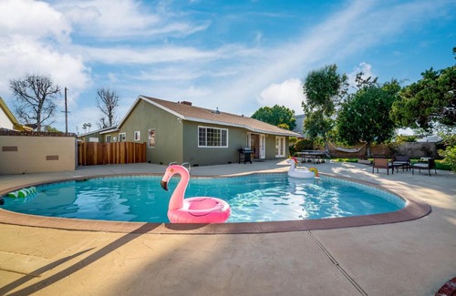 Van Nuys Villa | Beautiful Sunny LA Oasis - 4BR,2BT Whole House - Private Pool and Large Backyard!