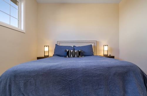 Van Nuys House | Beautiful Sunny Southern California Oasis