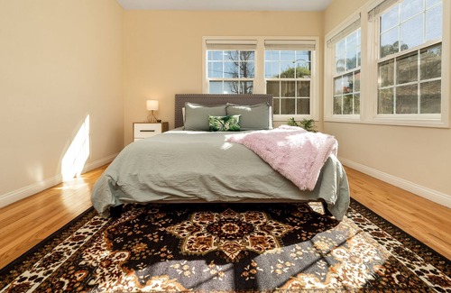 Van Nuys House | Beautiful Sunny Southern California Oasis