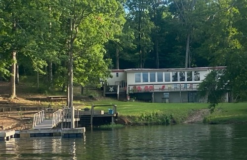 Leesville House | Beautiful Sunrises! Lakefront Family Getaway on Lake Murray w/Private Dock WiFi