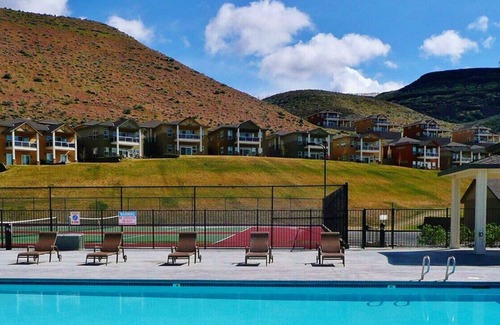 Quincy House | Beautiful Sunserra home located on the 9th fairway of the golf course