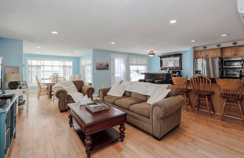 Seabrook House | Beautiful sunset views/Central AC/4 Bedroom 2 Bathroom Home