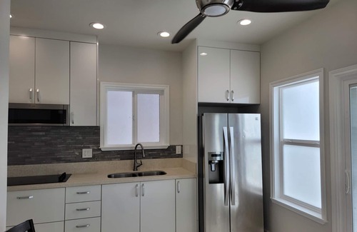 Pearl City House | Beautiful sunsets view Work and Vacation 30-day rental.