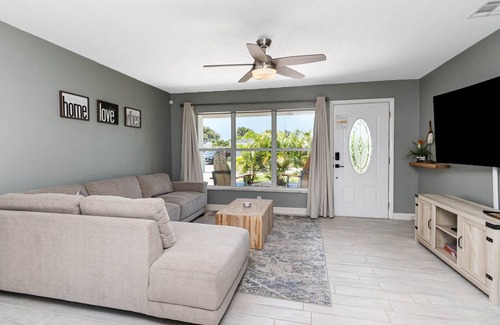 Sea Park Homes House | Beautiful Surfside Beach Home with Golf Cart