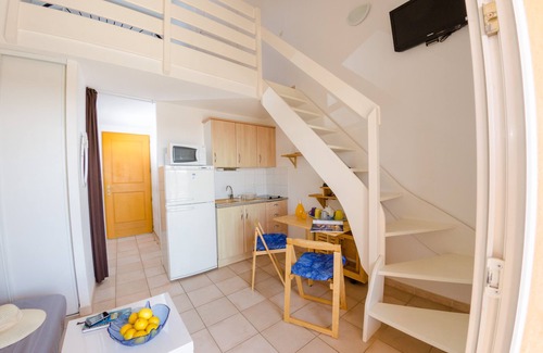 Les Bormettes Apartment | Beautiful T2 Mezzanine 6 p. 250m from the BEACH with HEATED POOL & TENNIS (203)