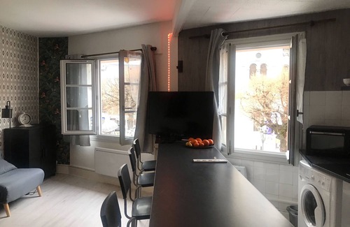 Bagneres-de-Luchon Apartment | Beautiful T2 Center of Bagnères -de-Luchon
