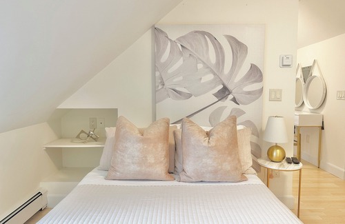 Marlborough House | Beautiful Tasteful Tranquil Home close to BOSTON