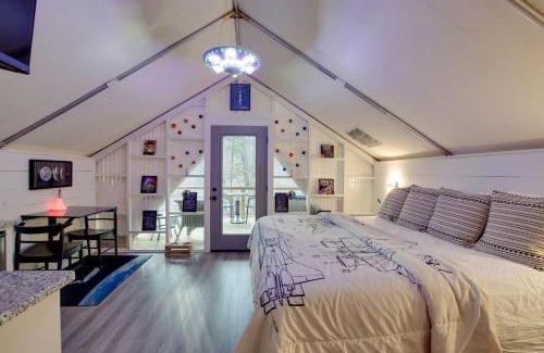Groveoak Other | Beautiful Tented Cabin Surrounded by Nature and Hot-tub Provided in Scottsboro, Alabama