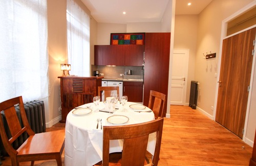Reims City Centre Apartment | Beautiful terrace in the city center with possibility parking and breakfast