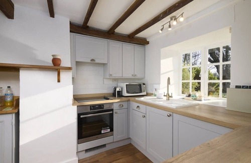 Newton Abbot House | Beautiful Thatched Cottage in Heart of Dartmoor