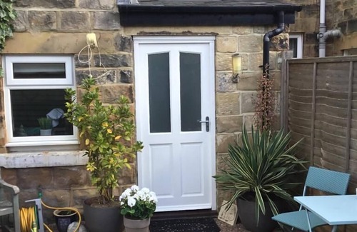 Harrogate House | Beautiful three bedroom terrace property near to Harrogate Conference Centre