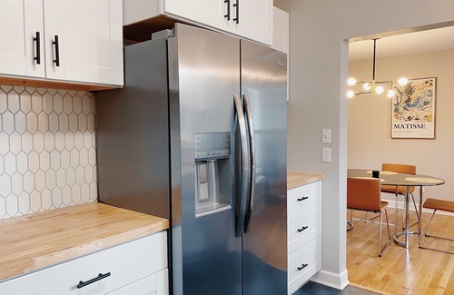 Richmond House | Beautiful Three Bedroom one story house on quiet street