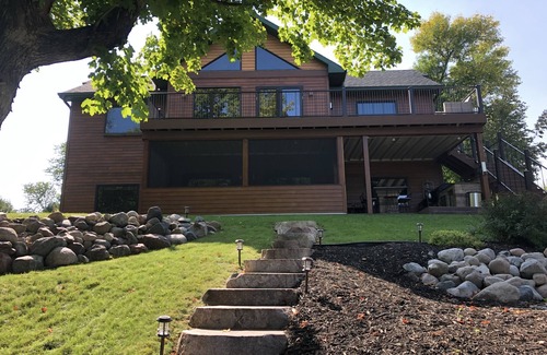 Alexandria Cabin | Beautiful Timber Home on the Alexandria Chain of Lakes
