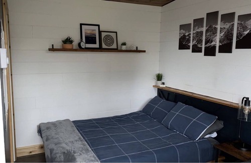 Shawnigan Lake Apartment | Beautiful tiny home nestled in shawnigan lake