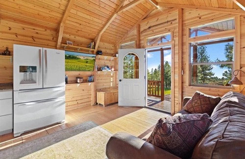 Florence Cabin | Beautiful Tiny Home in the Bitterroot - Views of Lolo Peak - Pet Friendly!